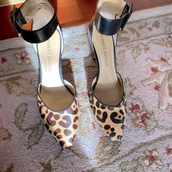 BRAND NEW LEOPARD & LEATHER WITH ANKLE STRAPS- HEELS!! - Picture 9 of 10